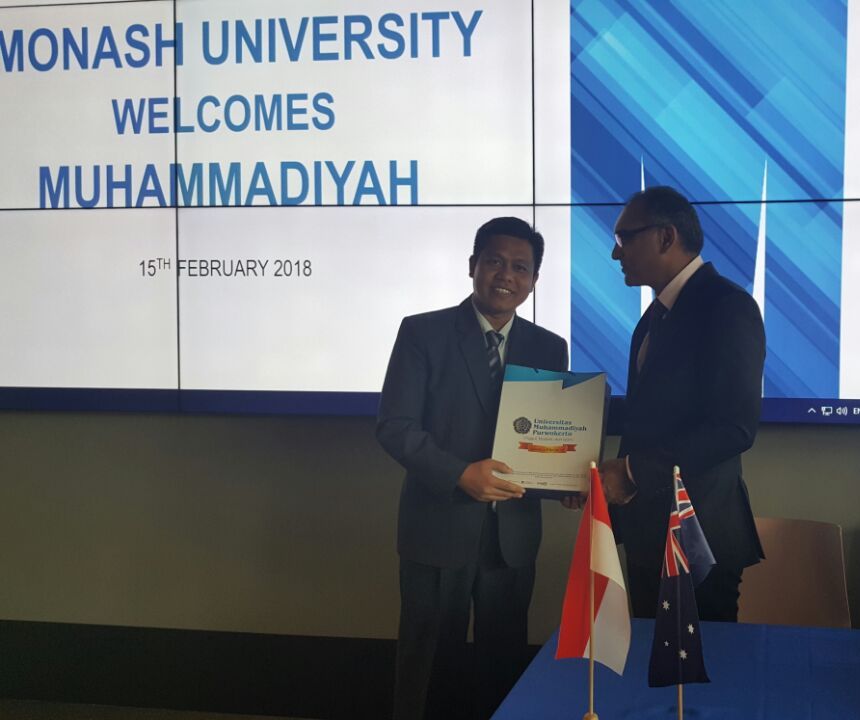 Mantapkan Universitas Tingkat Dunia, UMP Kerjasama dengan Monash University